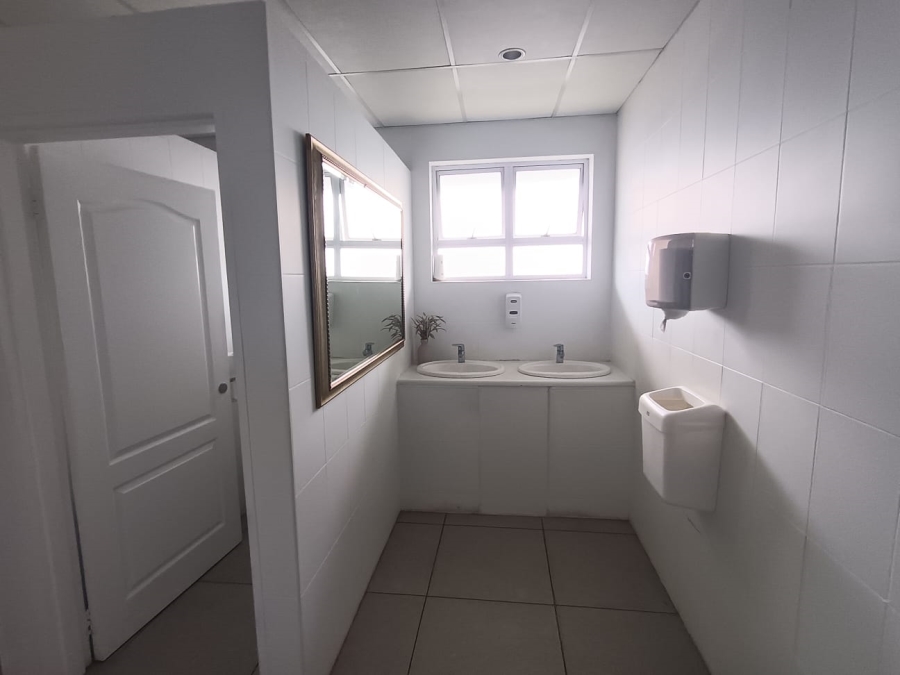 To Let Commercial Property for Rent in Lorraine Eastern Cape
